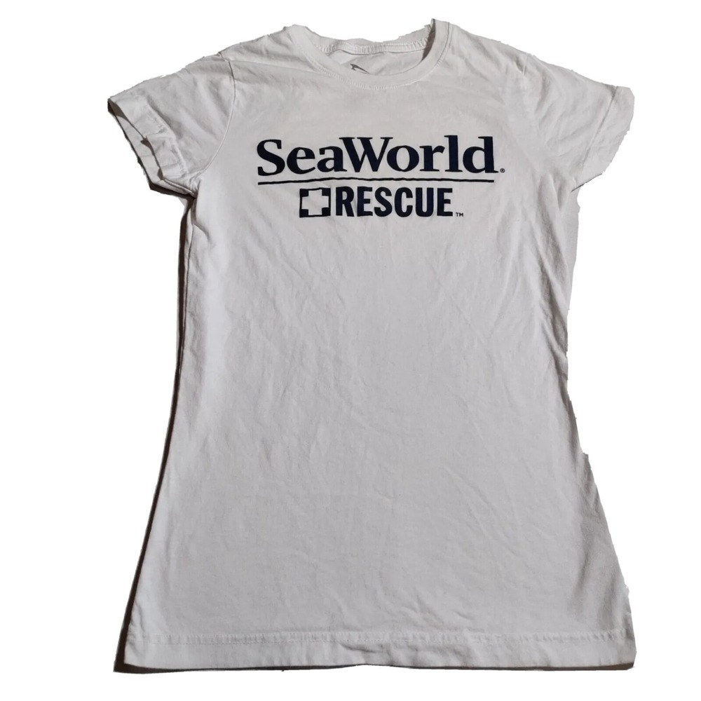 SeaWorld Rescue Graphic T-Shirt Size Medium (Possible Kid's Sizing)
